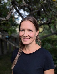 Elicia Hennebury null